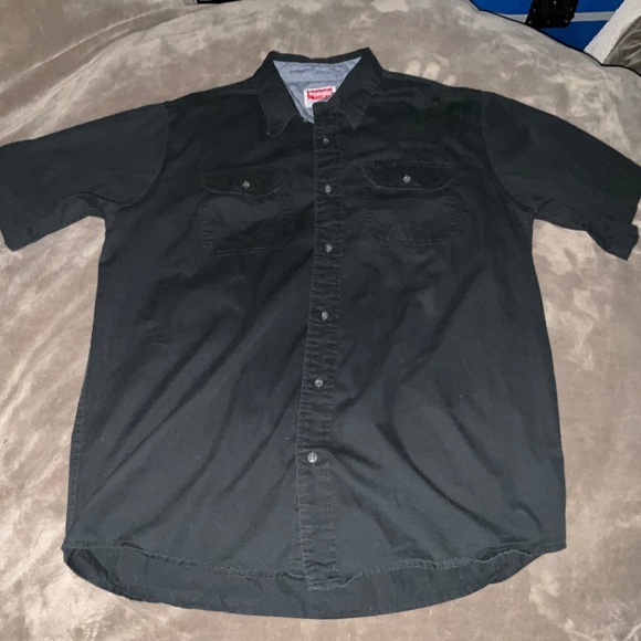Black‎ Wrangler Short Sleeve button down Size M everyday basic workwear casual - Picture 12 of 16